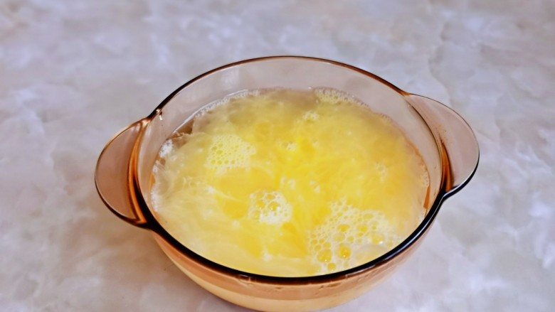豆腐鸡蛋羹,再加入纯净水,水比例1:1.5。