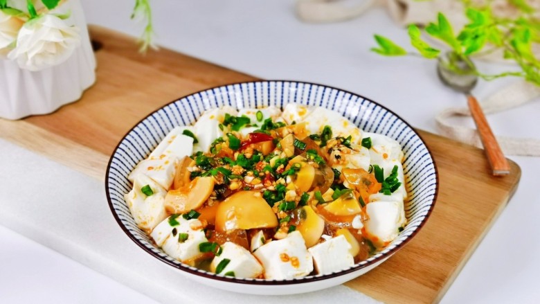 小葱拌豆腐,简单快手凉拌菜。