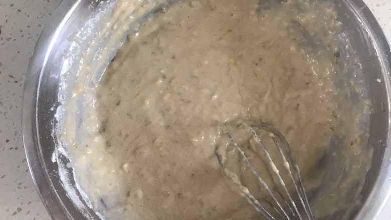 香蕉纸杯蛋糕(少油少糖),搅拌好的面糊