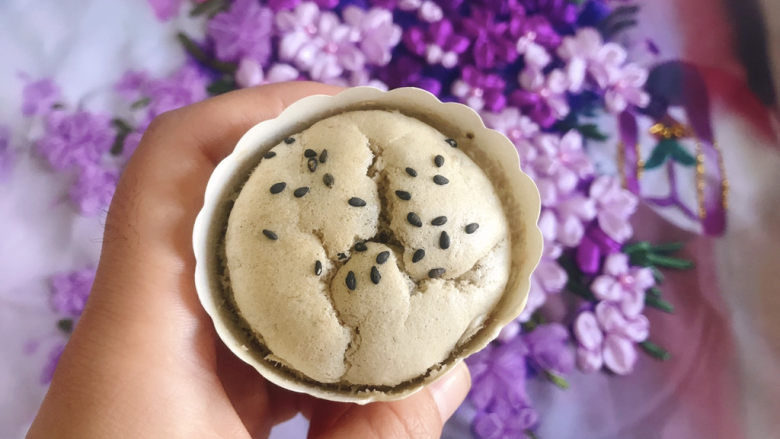 香蕉纸杯蛋糕(少油少糖),凉后可以吃了