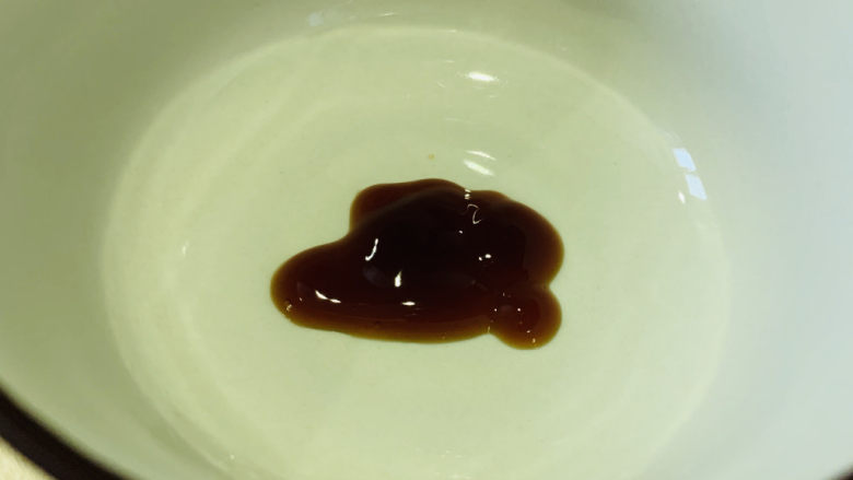 西兰花炒鸡蛋,拿一个碗,加半勺<a style='color:red;display:inline-block;' href='/shicai/ 721'>蚝油</a>