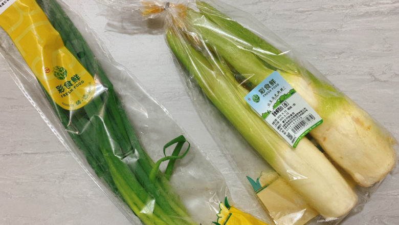 清炒茭白,食材如图,所示示意。