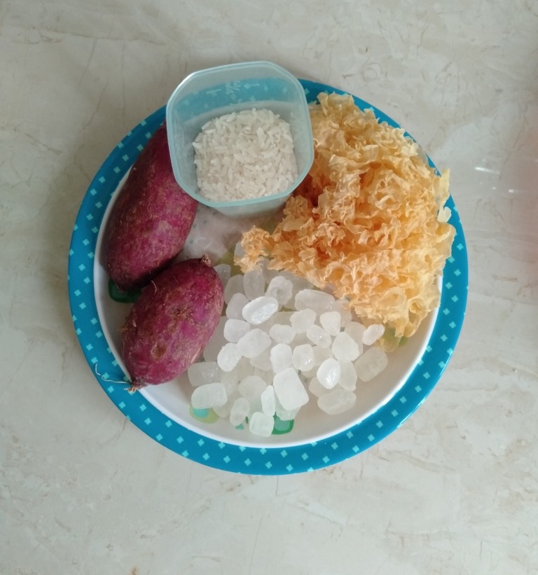 紫薯银耳粥,准备食材