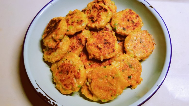 莲藕饼,出锅,全部做好。
