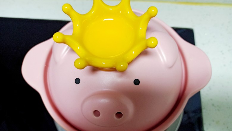 苹果小米粥,盖盖大火煮开