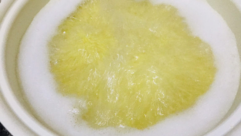 苹果小米粥,至沸腾