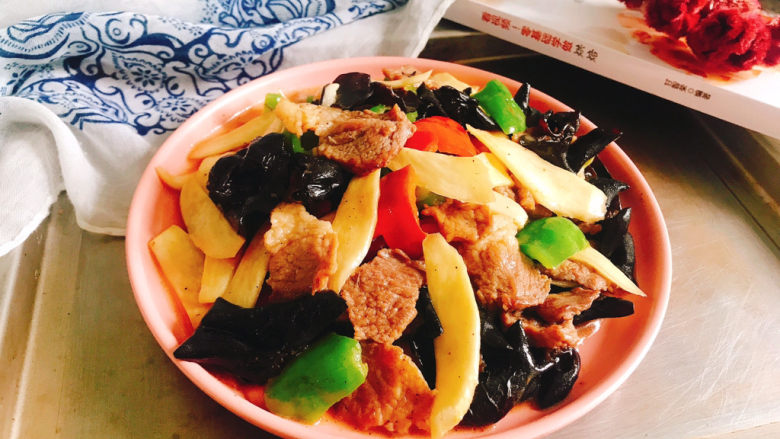 茭白木耳炒肉,成品图!