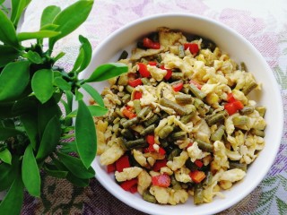 酸豆角炒鸡蛋