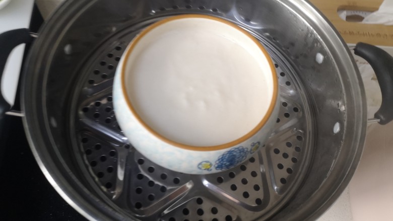 莲藕饼,放入已烧开水的蒸锅内,大火蒸5分钟