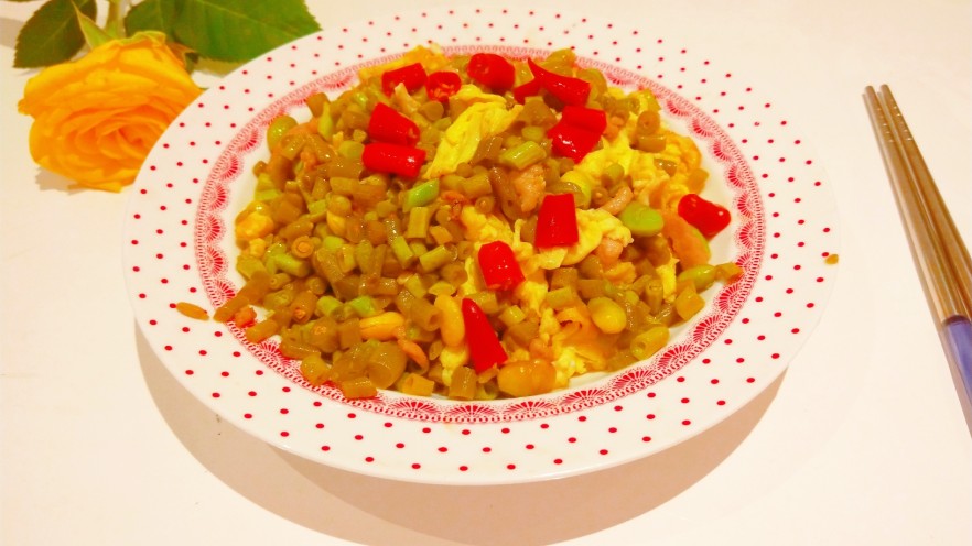 酸豆角炒鸡蛋