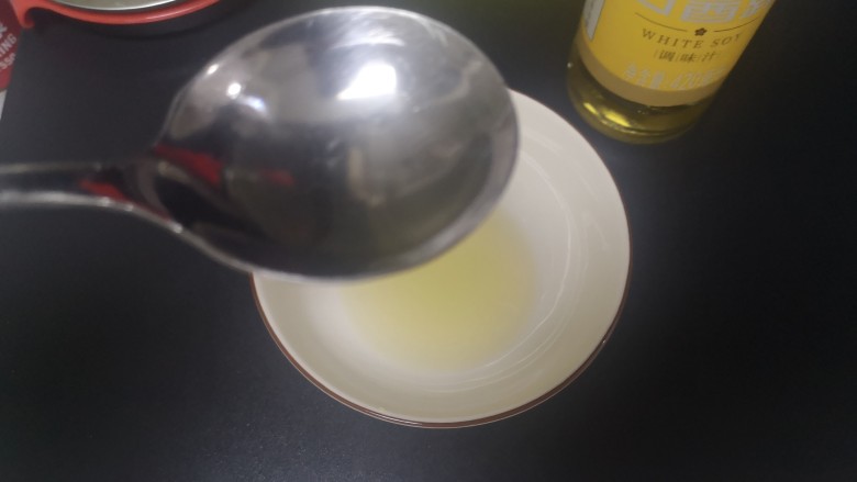 糖醋莲藕,柠檬汁中加<a style='color:red;display:inline-block;' href='/shicai/ 760'>白酱油</a>5g(可依个人口味)