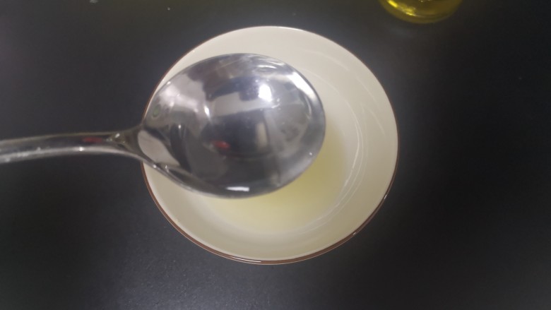 糖醋莲藕,<a style='color:red;display:inline-block;' href='/shicai/ 715'>白醋</a>12g(可依个人口味)