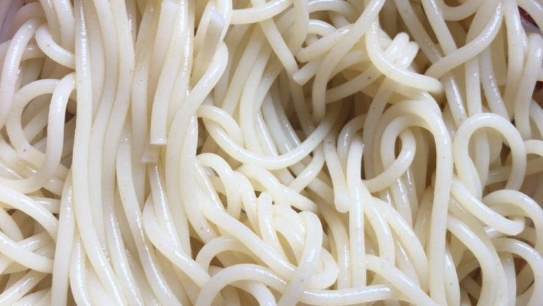 咸蛋黄南瓜意面,意面捞出过凉水