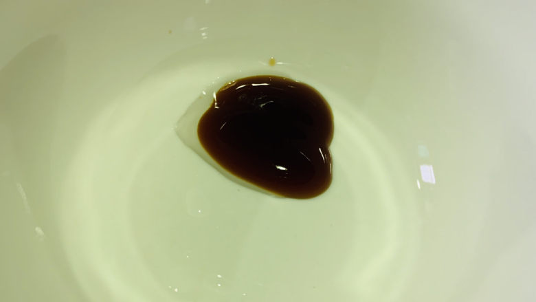 蒜蓉生菜,调料汁,加<a style='color:red;display:inline-block;' href='/shicai/ 721'>蚝油</a>