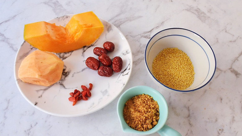 红薯南瓜粥,准备好材料