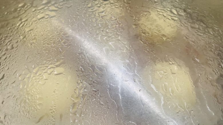 豆渣馒头,水烧开后上锅蒸10分钟,闷2分钟。