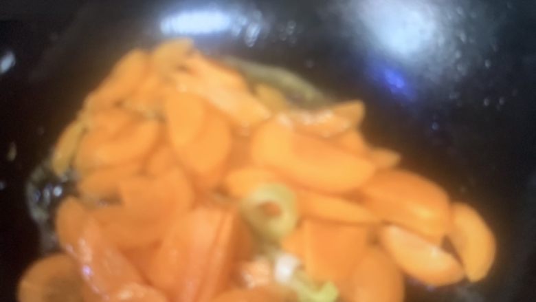 西葫芦炒土豆片,炒