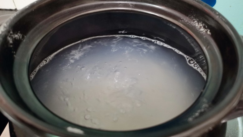 红薯南瓜粥,大火烧开煮至一会儿