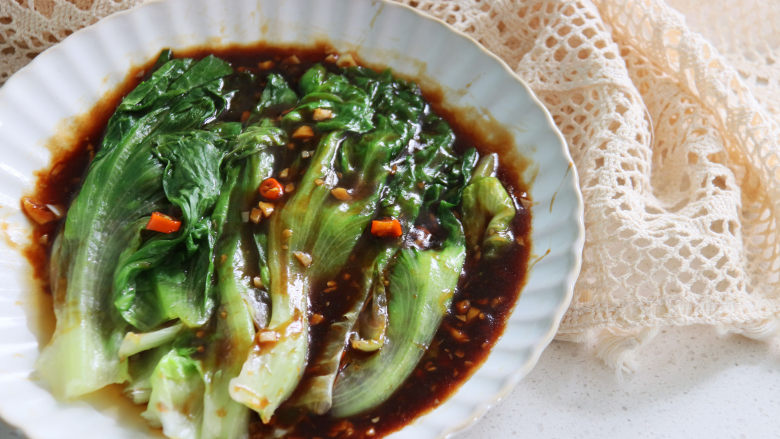 蚝油生菜,鲜香脆爽的蚝油生菜完成!