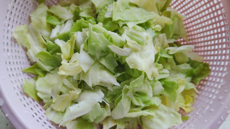 糖醋包菜,然后洗净,捞出,控干水分