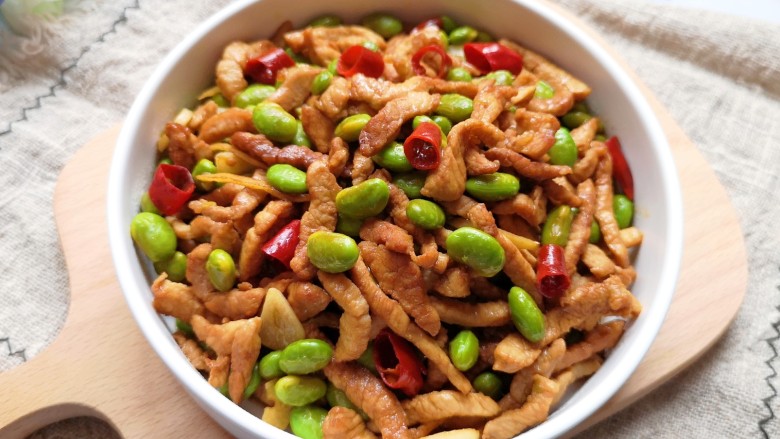 毛豆炒肉丝,营养丰富味道好!