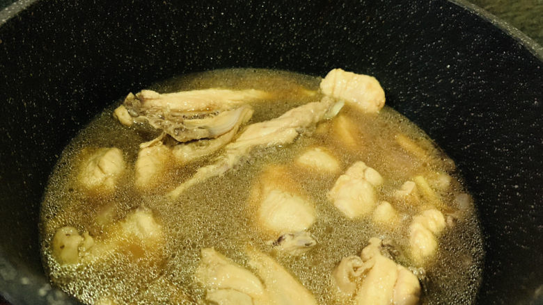 新疆大盘鸡,转大火,煮开