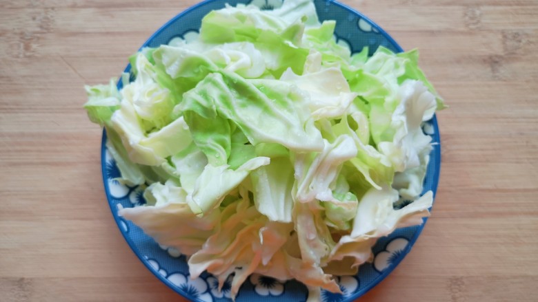 糖醋包菜,捞出控干水分。