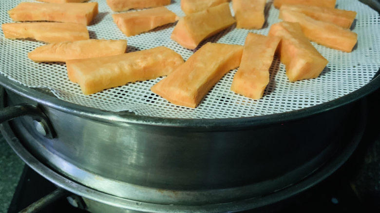 红薯干,大火,冷水上锅蒸