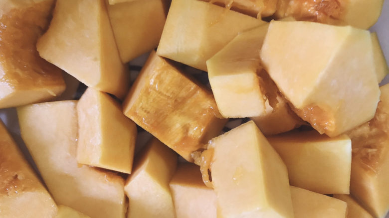 红薯南瓜粥,切块