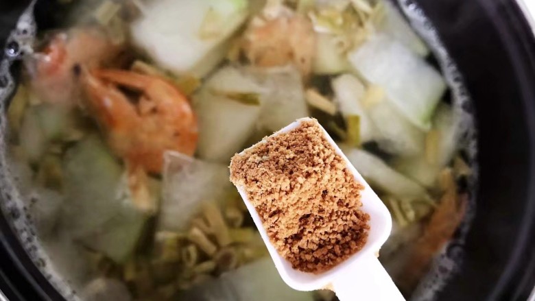 三鲜汤,加一小勺蔬之鲜(鸡精)