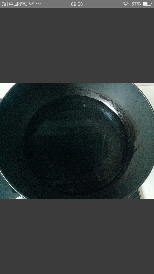 清蒸虾,锅中加入适量清水煮开,放入虾蒸10分钟即可