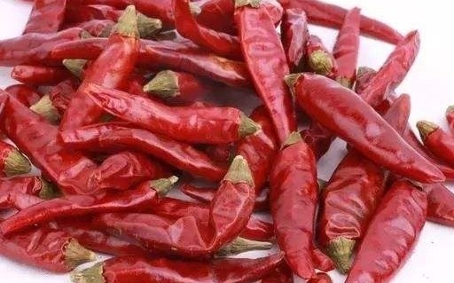 红烧羊排,<a style='color:red;display:inline-block;' href='/shicai/ 86474'>干辣椒</a>根据自己的口味适量准备!