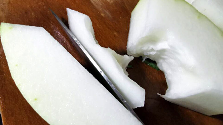 蚝油冬瓜,削去内膜,