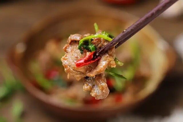 小炒牛肉,只长劲儿不长肉,老少皆宜!