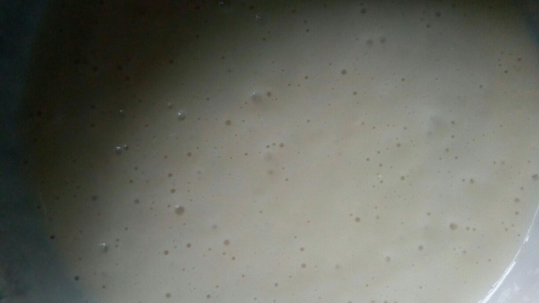 萌娃手抓饼,全部加入面糊中,翻拌均匀,静置十分钟。