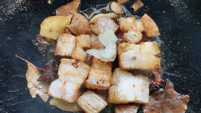 板栗红烧肉,两块<a style='color:red;display:inline-block;' href='/shicai/ 866'>冰糖</a>~