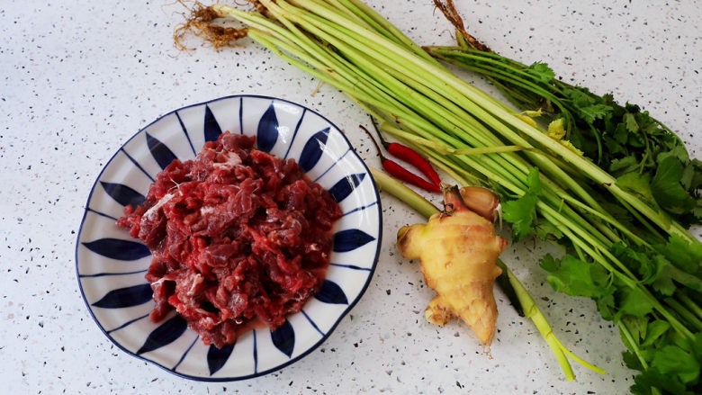 小炒牛肉,准备好材料