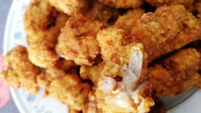 香酥炸鸡块,外酥里嫩,味美多汁🍺