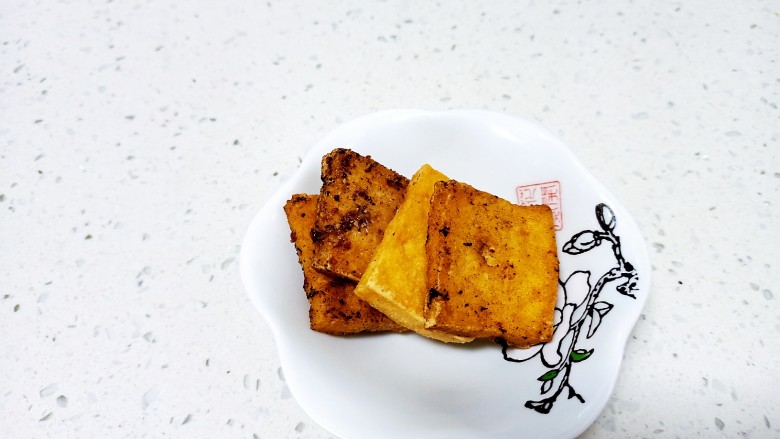 砂锅糊涂面条,豆腐块准备好