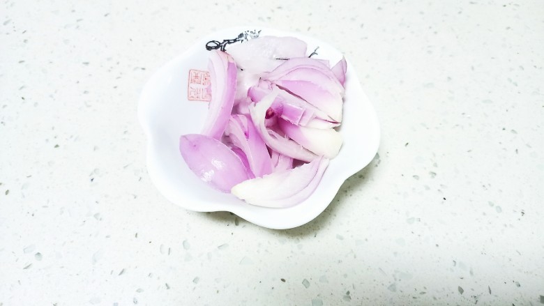 猪肉炒鸡苗菜 韭菜,<a style='color:red;display:inline-block;' href='/shicai/ 29'>洋葱</a>准备好