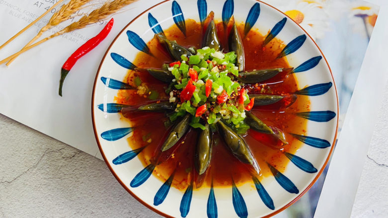 青椒皮蛋,青椒皮蛋麻辣鲜香，开胃又下饭