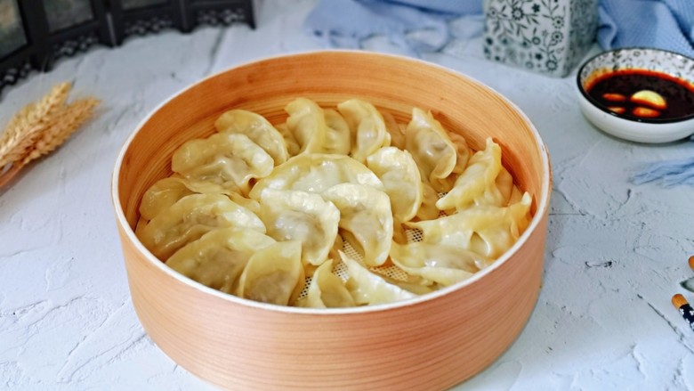 三鲜蒸饺,皮特别好吃,全家从此爱上了蒸饺。