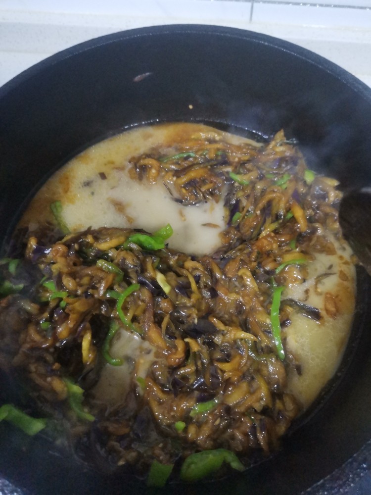 尖椒茄丝手擀打卤面,加水加入水淀粉
