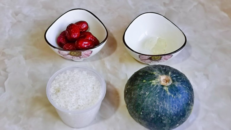 红枣南瓜粥,准备食材,量可以根据个人需求增减。