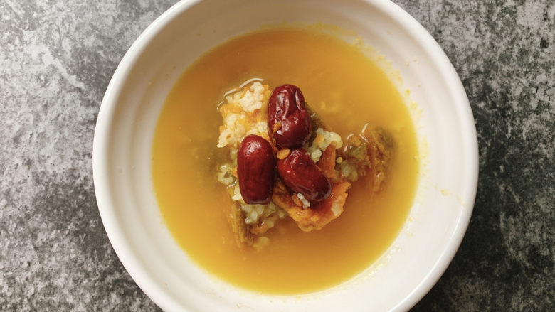 红枣南瓜粥,食用时可加入适量<a style='color:red;display:inline-block;' href='/shicai/ 866'>冰糖</a>调味，可也不加。