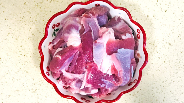 猪肉白菜水饺,再来处理一下<a style='color:red;display:inline-block;' href='/shicai/ 414'>猪肉</a>，酱<a style='color:red;display:inline-block;' href='/shicai/ 414'>猪肉</a>，使其更加入味