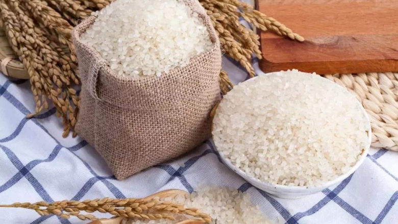 红枣南瓜粥,去了壳就是我们吃的<a style='color:red;display:inline-block;' href='/shicai/ 492'>大米</a>。