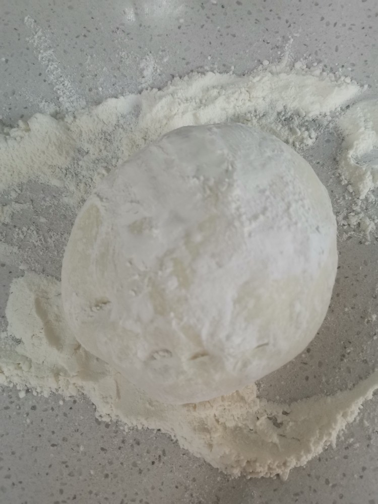 猪肉葱花水饺,和好面团