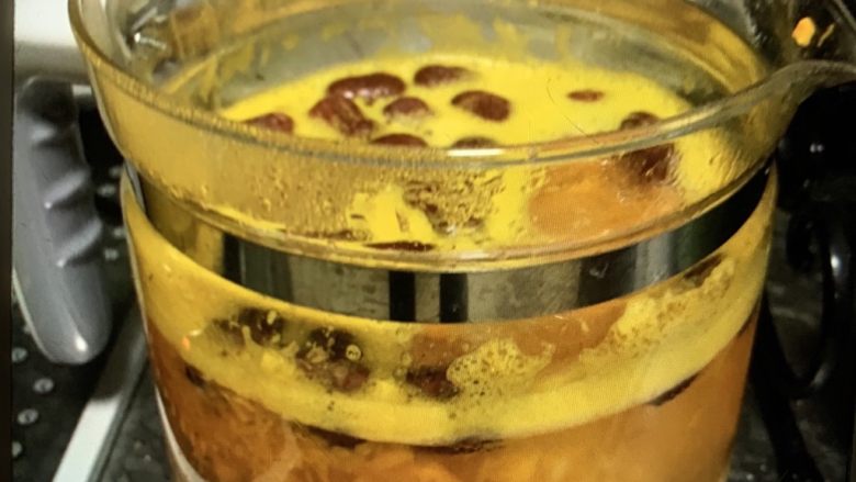 红枣南瓜粥,放<a style='color:red;display:inline-block;' href='/shicai/ 866'>冰糖</a>