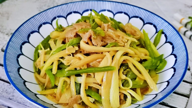 茭白炒肉丝,清爽不油腻,超级下饭。